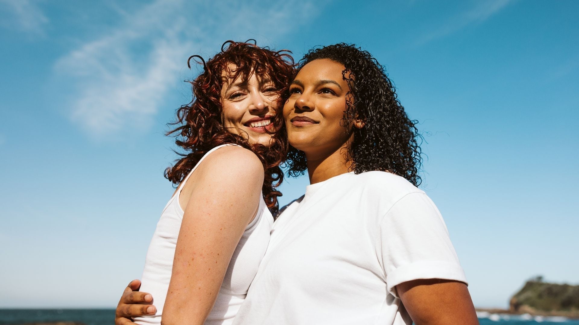 3 Tips to Keep Your Curls Hydrated This Summer