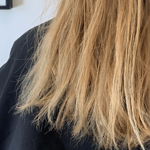 dry blonde wavy hair